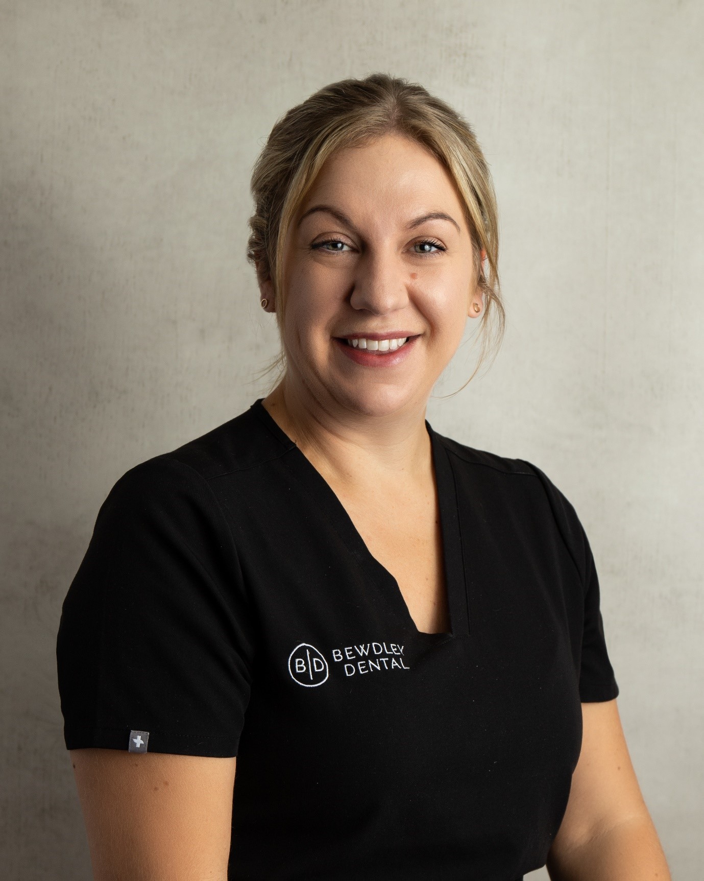 Experienced dental nurse shares dental career development tips and advice on dental nurse progression