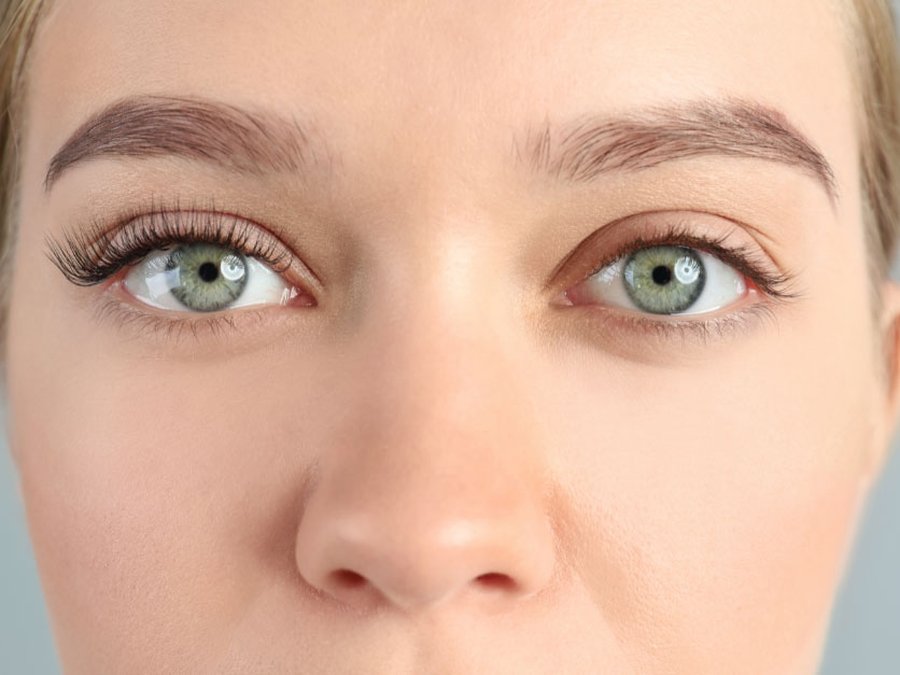 Can dental nurses wear false lashes?