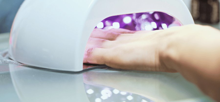 Are dental nurses allowed gel nails?