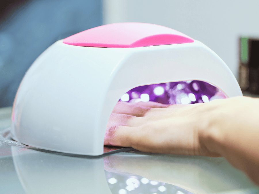 Are dental nurses allowed gel nails?